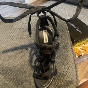 Steve Madden size 10 tie up shoes worn for 10 min